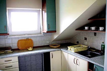 Polonia Privát Gdów, Esterno